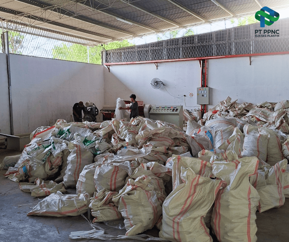 Proses Daur Ulang di PT PPNC Sukses Plastik